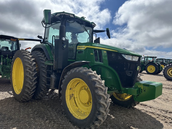 2023 John Deere 7R 250 Tractor