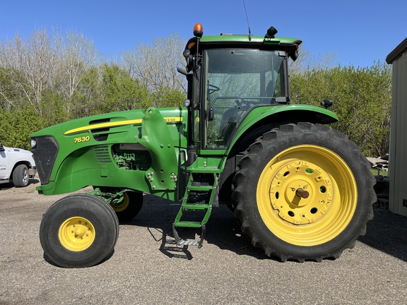 2010 John Deere 7630 Tractor