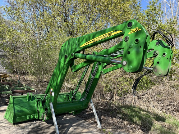 2010 John Deere 7630 Tractor