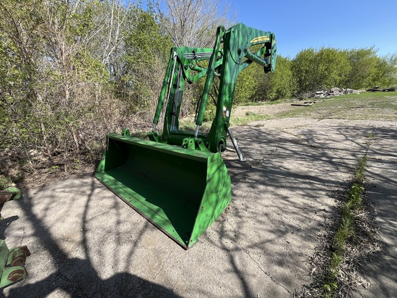 2010 John Deere 7630 Tractor