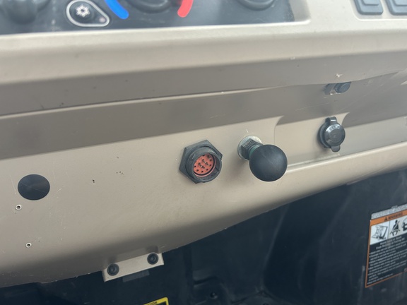 2020 John Deere XUV 835R ATV