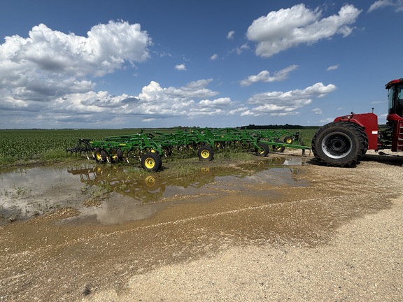 2024 John Deere 2230 Field Cultivator