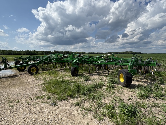 2024 John Deere 2230 Field Cultivator