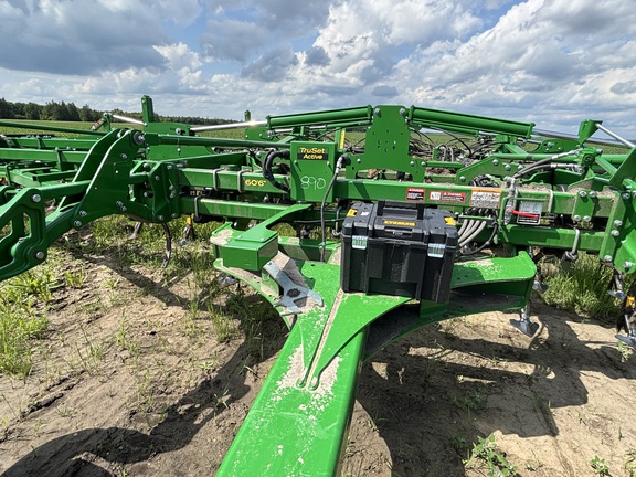 2024 John Deere 2230 Field Cultivator