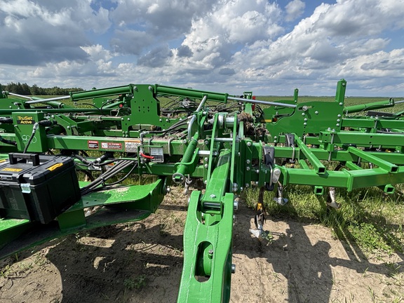 2024 John Deere 2230 Field Cultivator