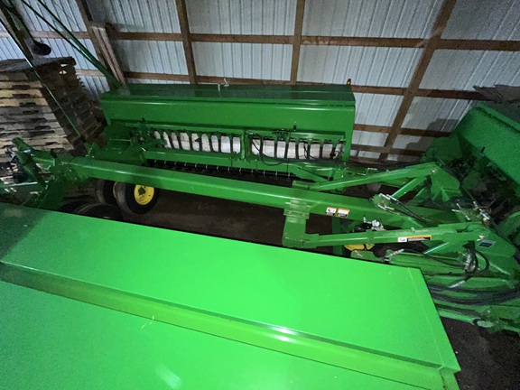 2010 John Deere 455 Drill