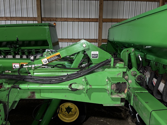 2010 John Deere 455 Drill