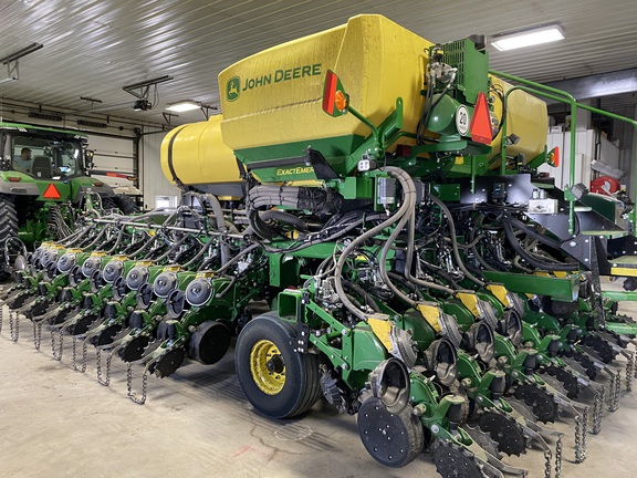 2023 John Deere DB44 Planter