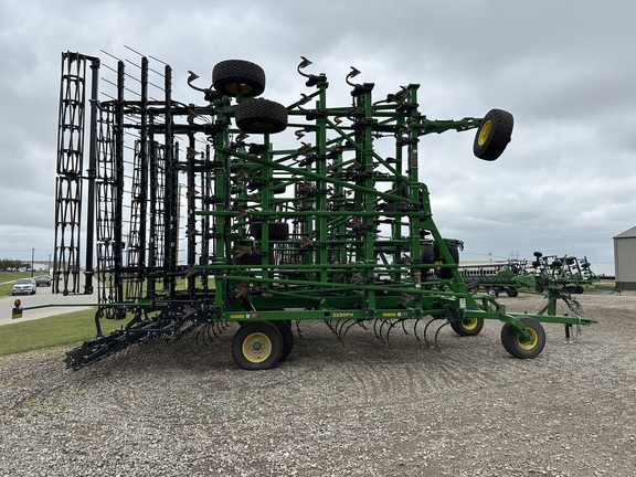 2024 John Deere 2230 Field Cultivator