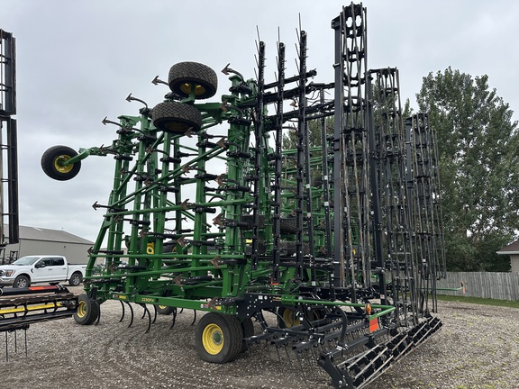 2024 John Deere 2230 Field Cultivator