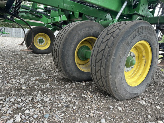 2024 John Deere 2230 Field Cultivator