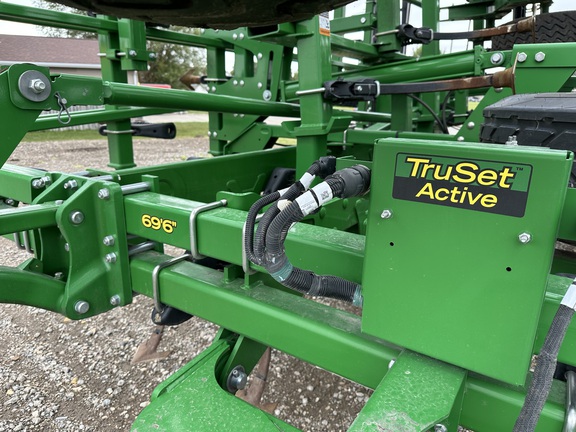 2024 John Deere 2230 Field Cultivator