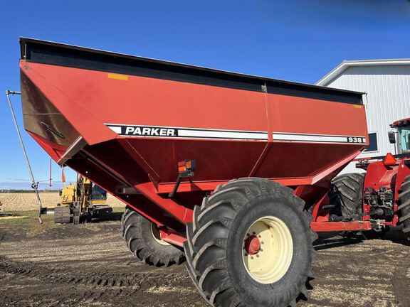 2002 Parker 938 Grain Cart