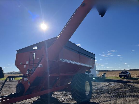2002 Parker 938 Grain Cart