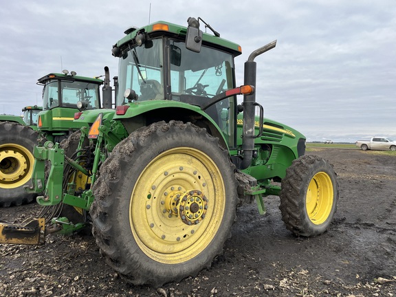 2004 John Deere 7720 Tractor