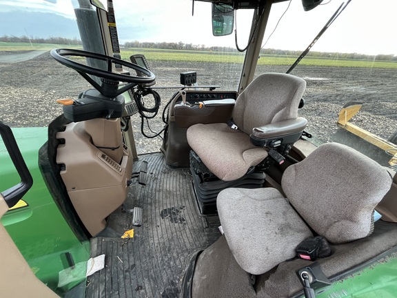 2004 John Deere 7720 Tractor