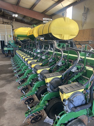 2015 John Deere DB66 Planter
