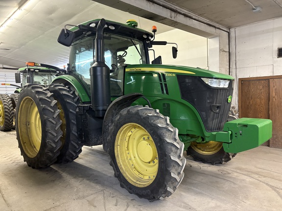2014 John Deere 7230R Tractor