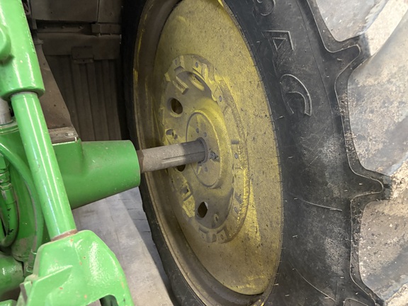 2014 John Deere 7230R Tractor