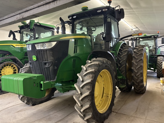 2014 John Deere 7230R Tractor
