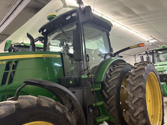 2014 John Deere 7230R Tractor