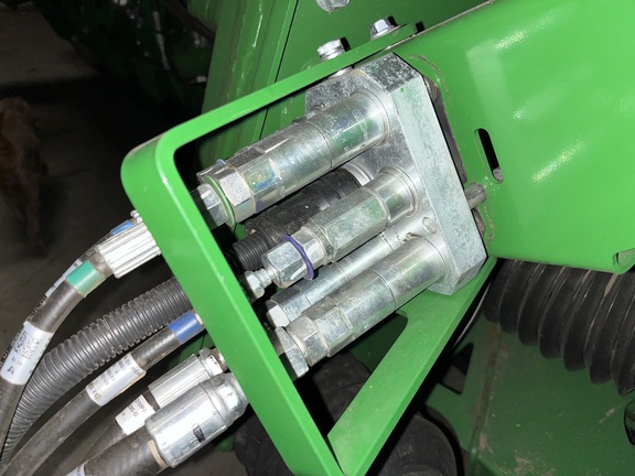 2023 John Deere RD35F Header Combine