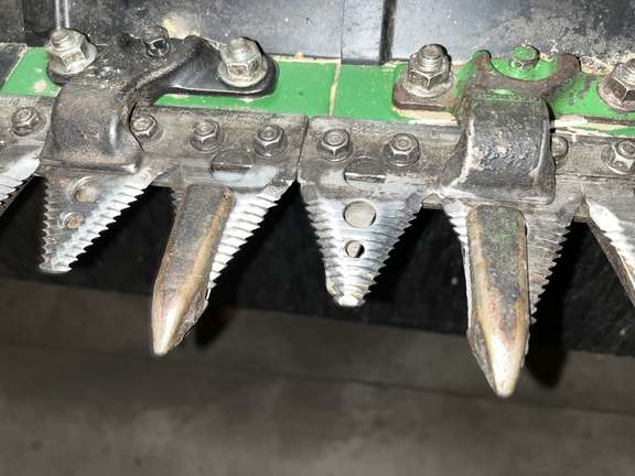 2023 John Deere RD35F Header Combine