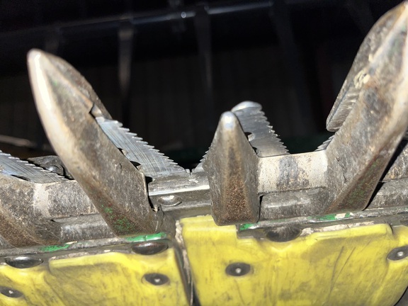 2023 John Deere RD35F Header Combine