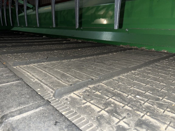 2023 John Deere RD35F Header Combine