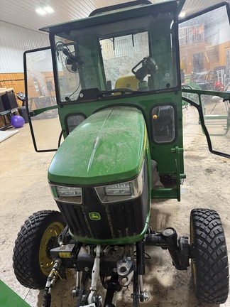 2023 John Deere 2032R Tractor Compact