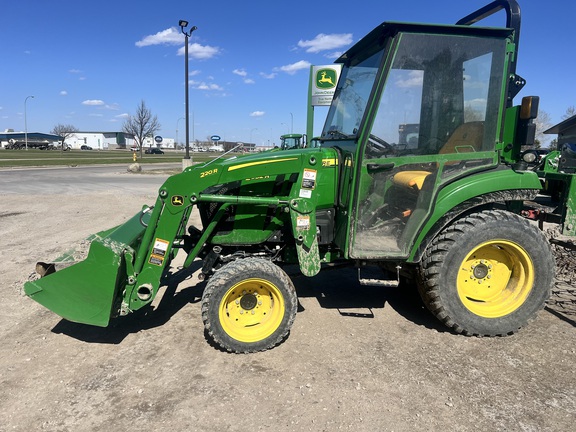 2023 John Deere 2032R Tractor Compact
