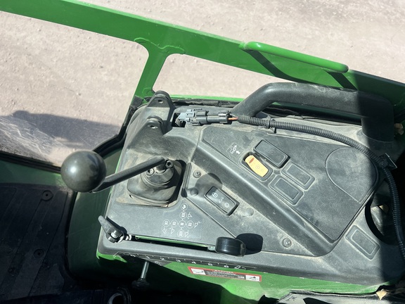 2023 John Deere 2032R Tractor Compact