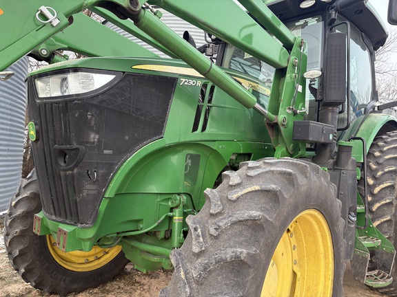 2015 John Deere 7230R Tractor