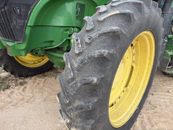 2015 John Deere 7230R Tractor