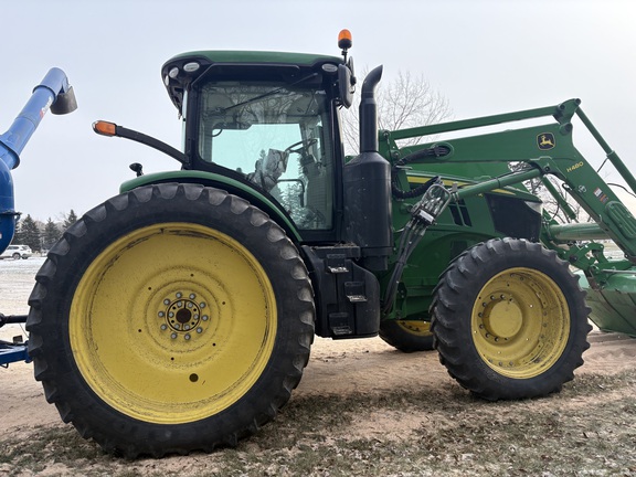 2015 John Deere 7230R Tractor