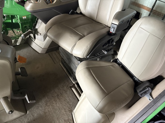 2024 John Deere 8RT 410 Tractor Rubber Track