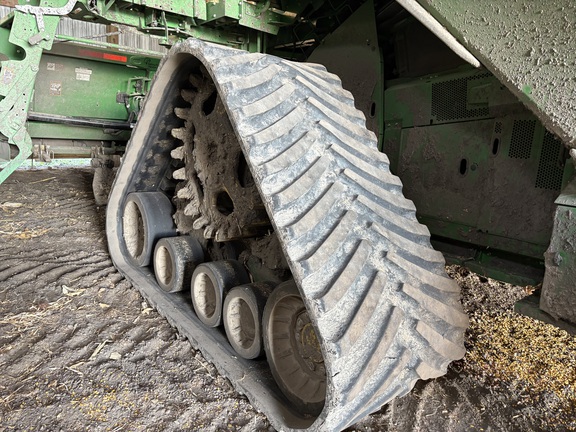 2021 John Deere X9 1100 Combine