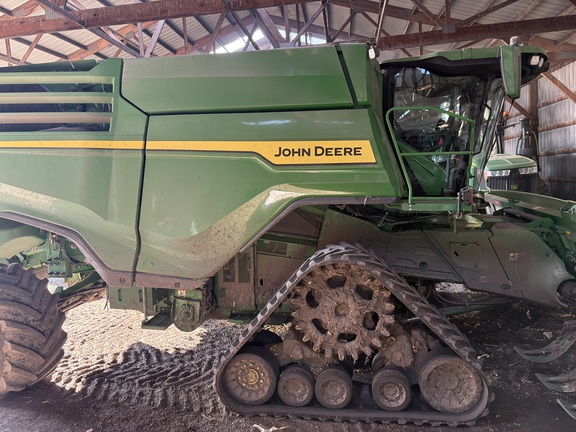 2021 John Deere X9 1100 Combine