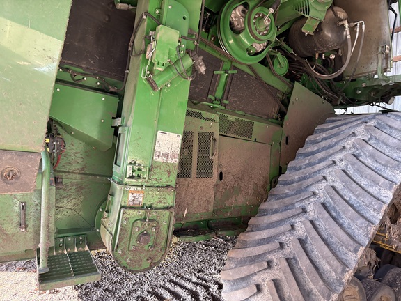 2021 John Deere X9 1100 Combine