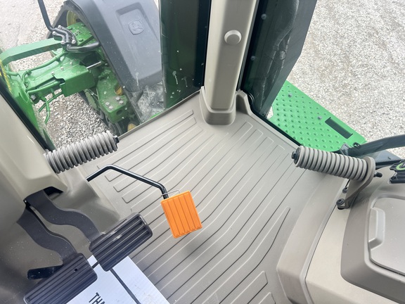 2024 John Deere 8RX 370 Tractor Rubber Track
