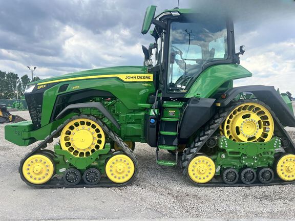 2024 John Deere 8RX 370 Tractor Rubber Track