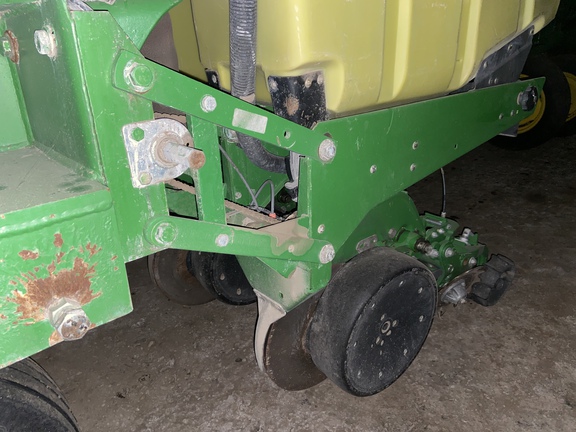 2000 John Deere 1780 Planter