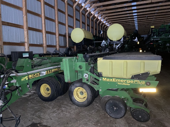 2000 John Deere 1780 Planter