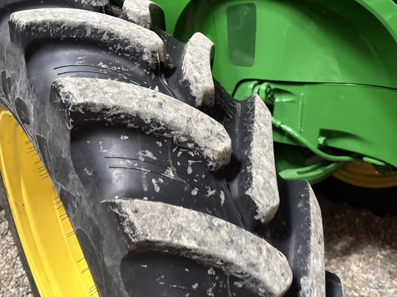 2025 John Deere 7R 250 Tractor