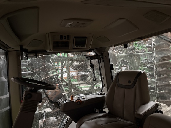 2025 John Deere 7R 250 Tractor