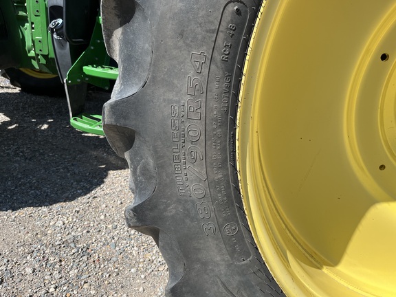 2015 John Deere 8370R Tractor