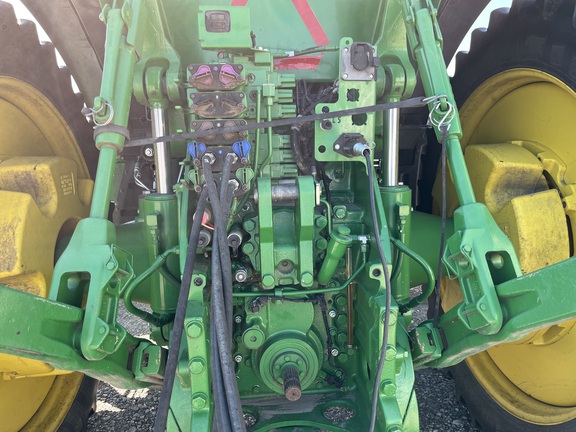 2015 John Deere 8370R Tractor