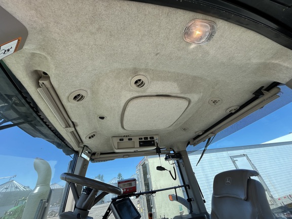 2015 John Deere 8370R Tractor