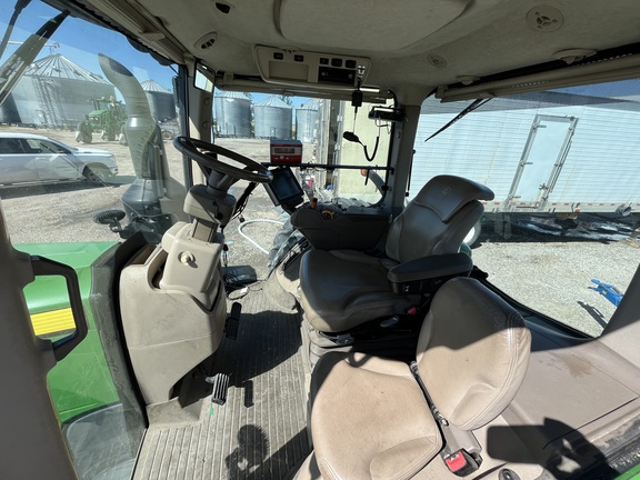 2015 John Deere 8370R Tractor