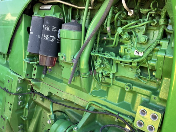 2015 John Deere 8370R Tractor